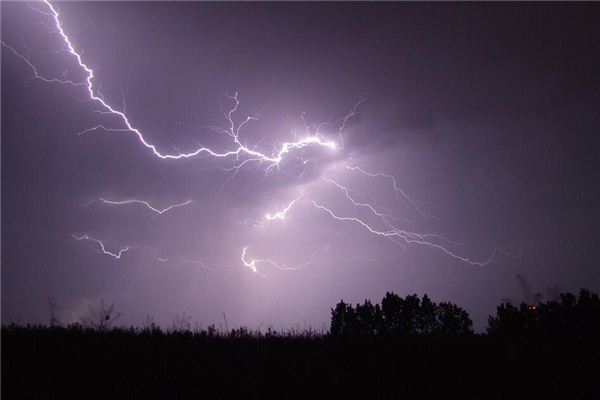 I dreamed of lightning constantly occurring.