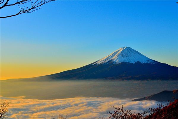 What does it mean to dream of mountains? What does it mean to dream of mountains?