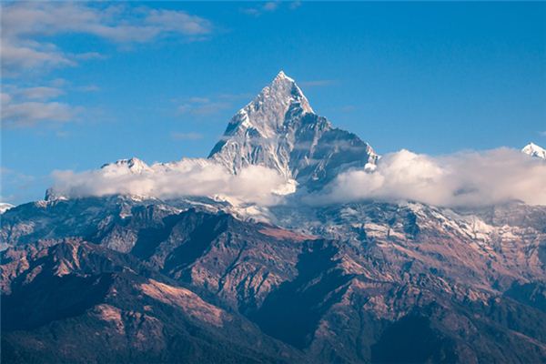 Dreaming of mountains collapsing and the earth splitting Dreaming of mountains collapsing and the earth splitting