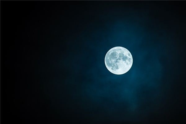 What does it mean to dream of the moon? What does it mean to dream of the moon?