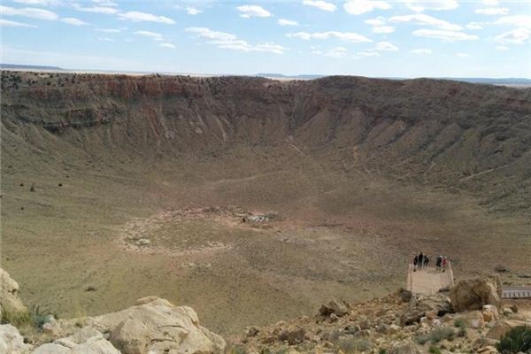 What does it mean to dream of a large pit? What does it mean to dream of a large pit?