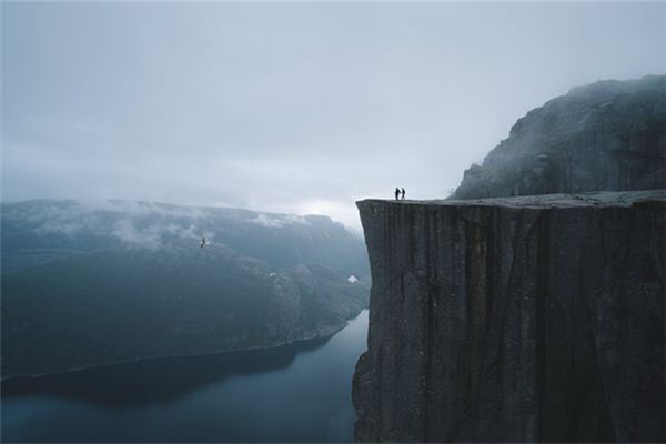 Dreaming of a cliff Dreaming of a cliff