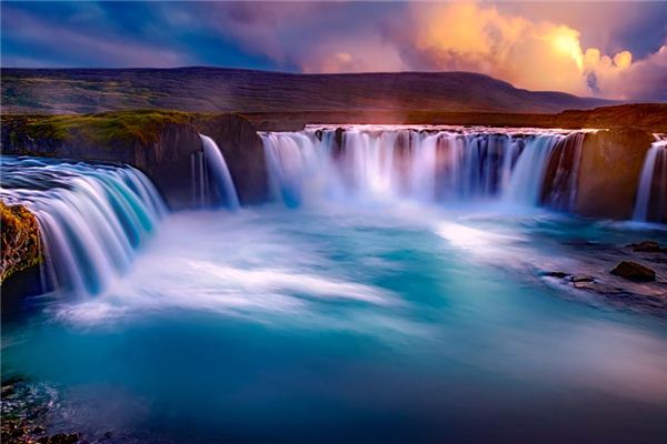 What does it mean to dream of a waterfall? What does it mean to dream of a waterfall?
