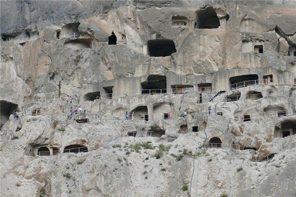 What does it mean to dream of a cave? What does it mean to dream of a cave?