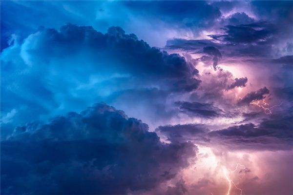 What does it mean to dream of clouds? What does it mean to dream of clouds?