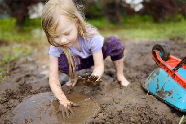Dreaming of mud and sludge