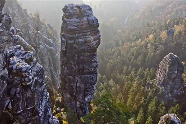 What does it mean to dream of rocks? What does it mean to dream of rocks?