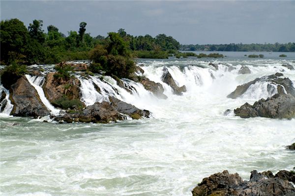 What does it mean to dream of crossing a flash flood? What does it mean to dream of crossing a flash flood?