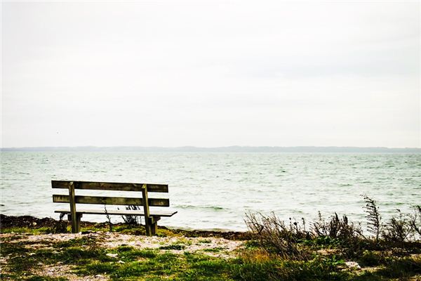 What does it mean to dream of a lake? What does it mean to dream of a lake?