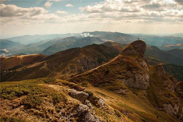 What does it mean to dream of a hillside?