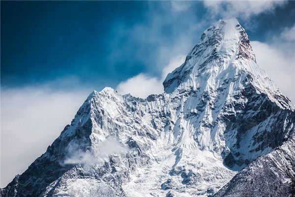 What does it mean to dream of a mountain collapsing? What does it mean to dream of a mountain collapsing?