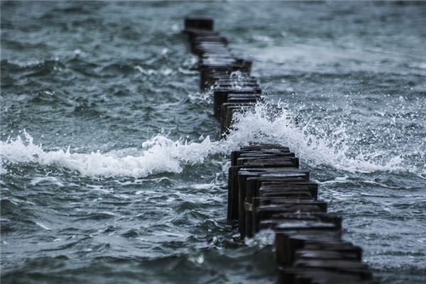 What does it mean to dream of a flood? What does it mean to dream of a flood?