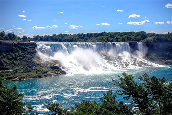 What does it mean to dream of flowing water? What does it mean to dream of flowing water?