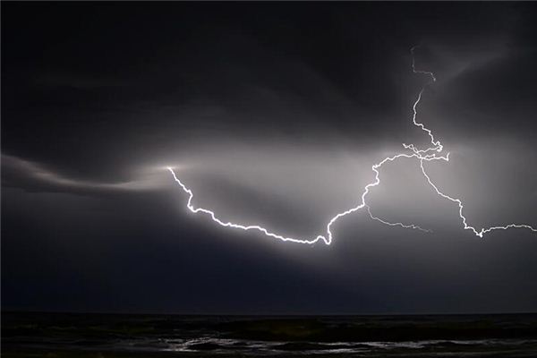 Dreaming of thunder and thunder
